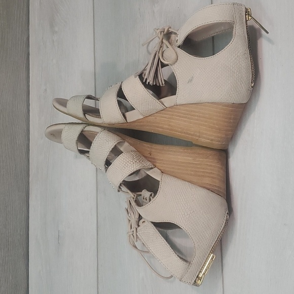 Ugg Australia Women Yasmin Snake Leather Ankle Zip Back Wedge Sandals shoes 7.5 - Picture 8 of 12